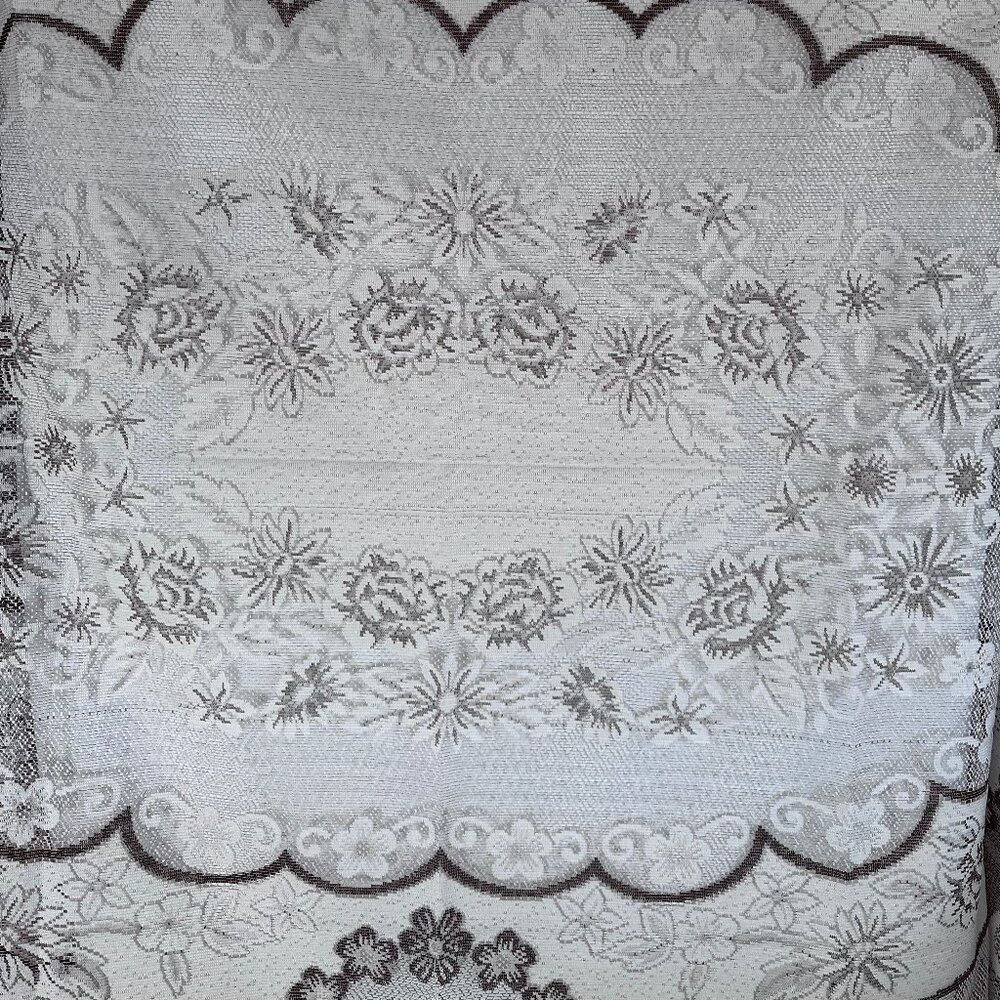 VINTAGE 8' X 4' IVORY AND BROWN SCALLOPED EDGE RECTANGULAR TABLECLOTH